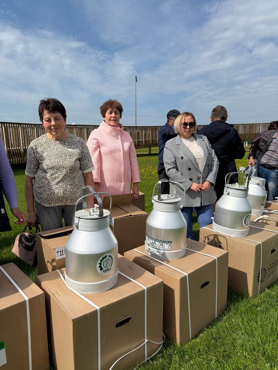 Мамадышские фермеры получили доильные аппараты по новой программе поддержки
