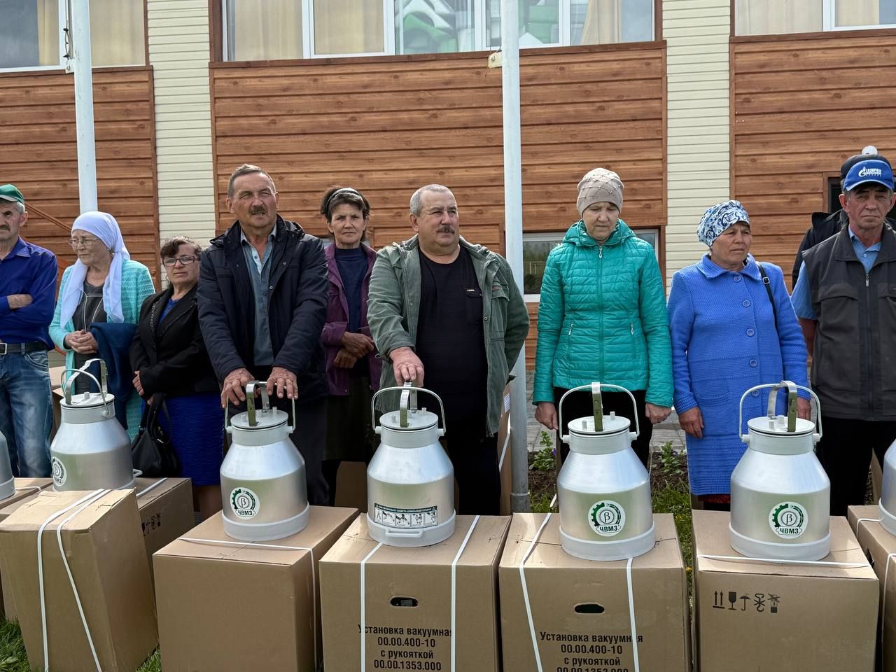 Мамадышские фермеры получили доильные аппараты по новой программе поддержки