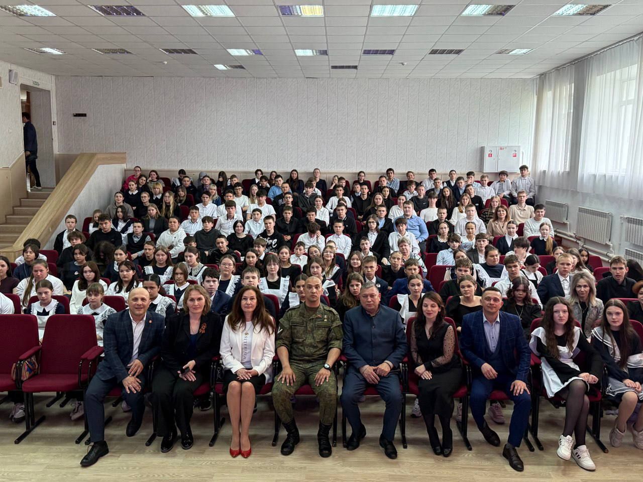 В Мамадыше прошла «Классная встреча» с Героем России Расимом Баксиковым