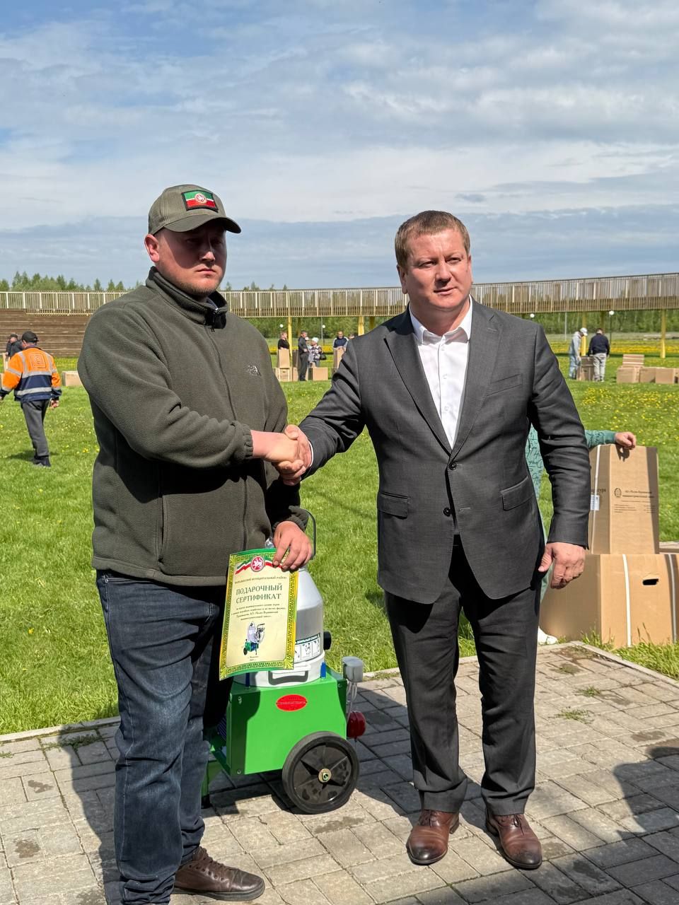 Мамадышские фермеры получили доильные аппараты по новой программе поддержки