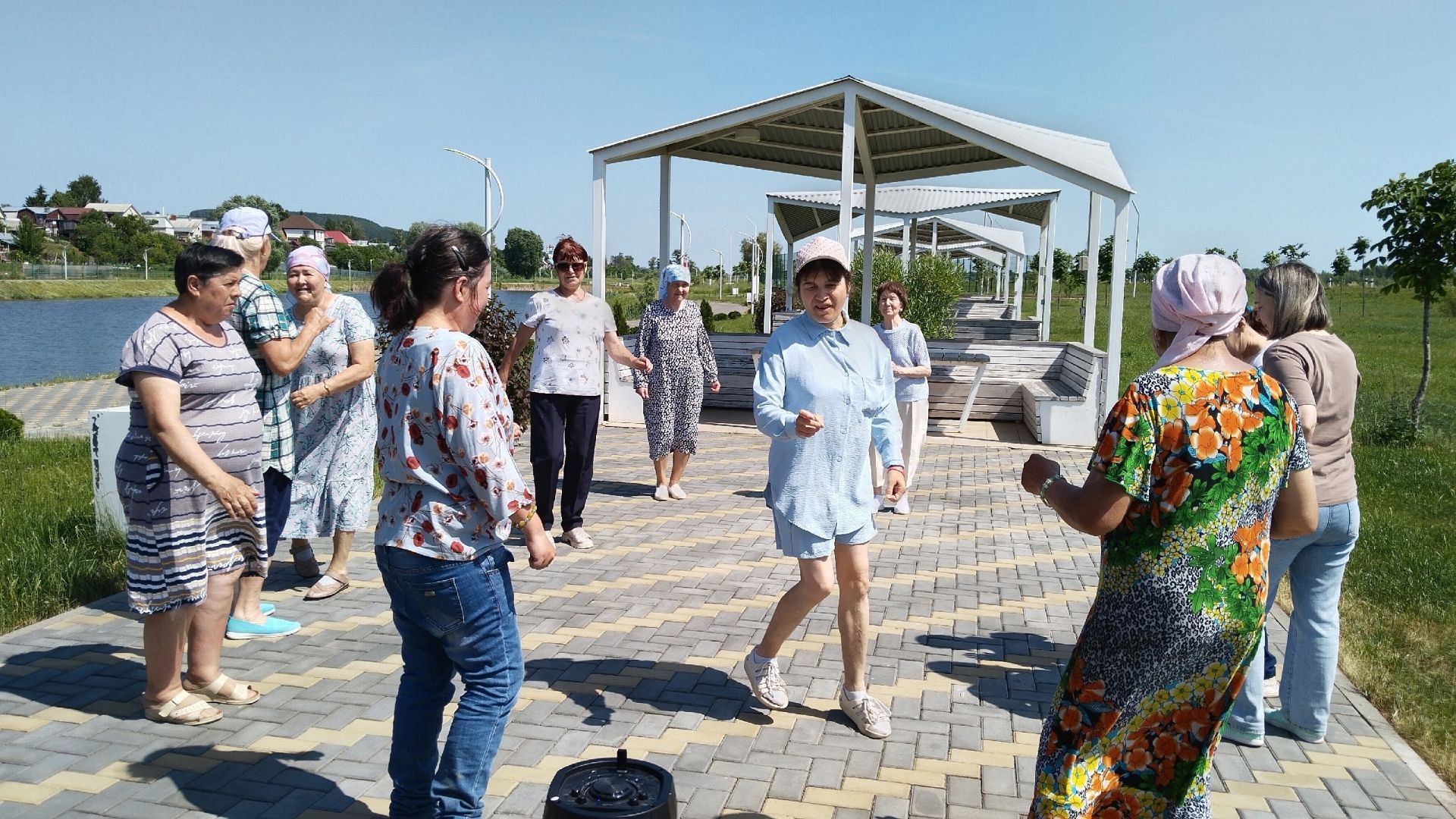 Подопечные центра «Забота» приняли участие в оздоровительной прогулке