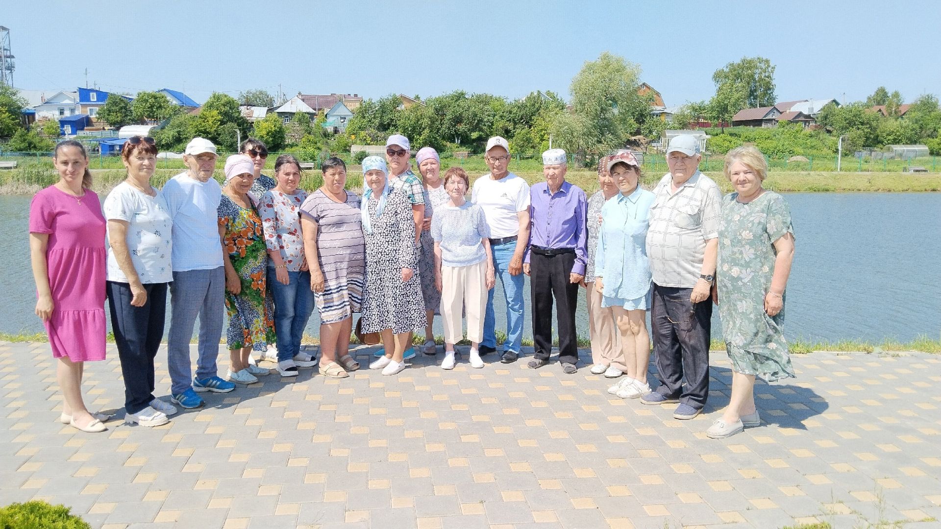 Подопечные центра «Забота» приняли участие в оздоровительной прогулке