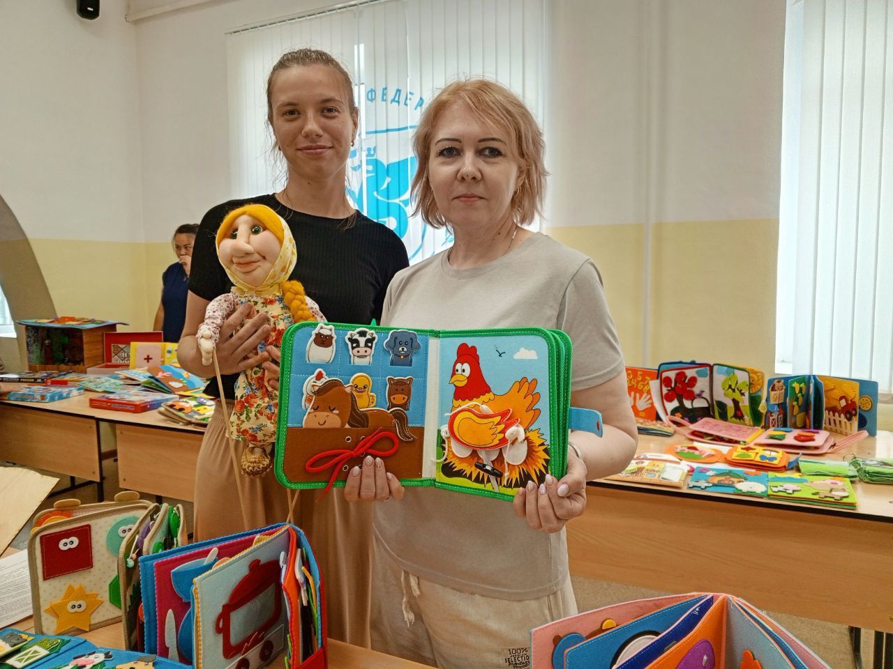 Воспитатель из Мамадыша представила игрушки на Фестивале в Елабуге