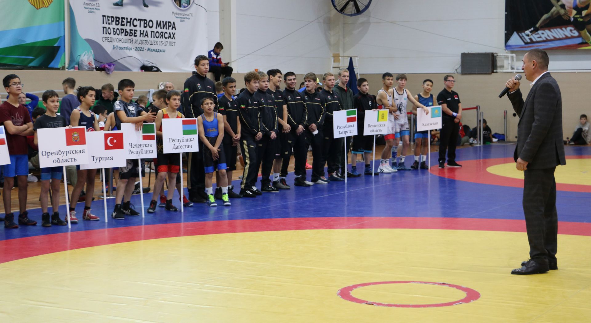 В Нижней Ошме стартовал XIII Всероссийский турнир дружбы по вольной борьбе