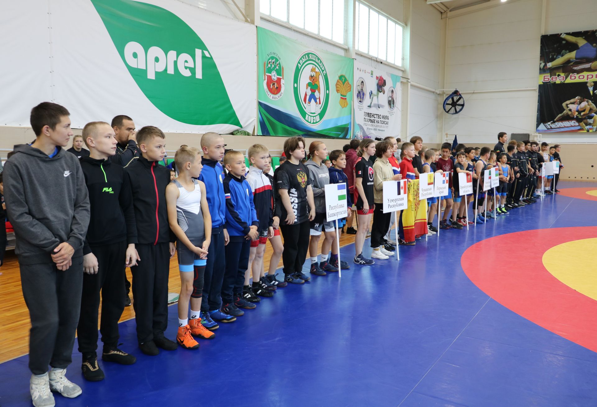 В Нижней Ошме стартовал XIII Всероссийский турнир дружбы по вольной борьбе