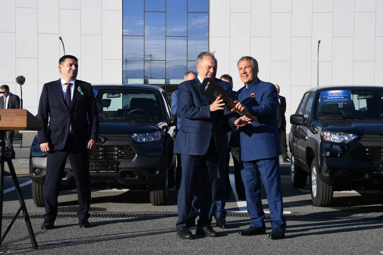 Мамадышский район получил новые автомобили за победу в конкурсе