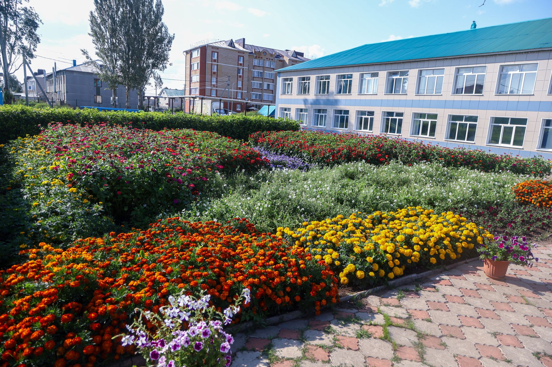 Цветочный гран-при в Мамадыше получила Красногорская школа