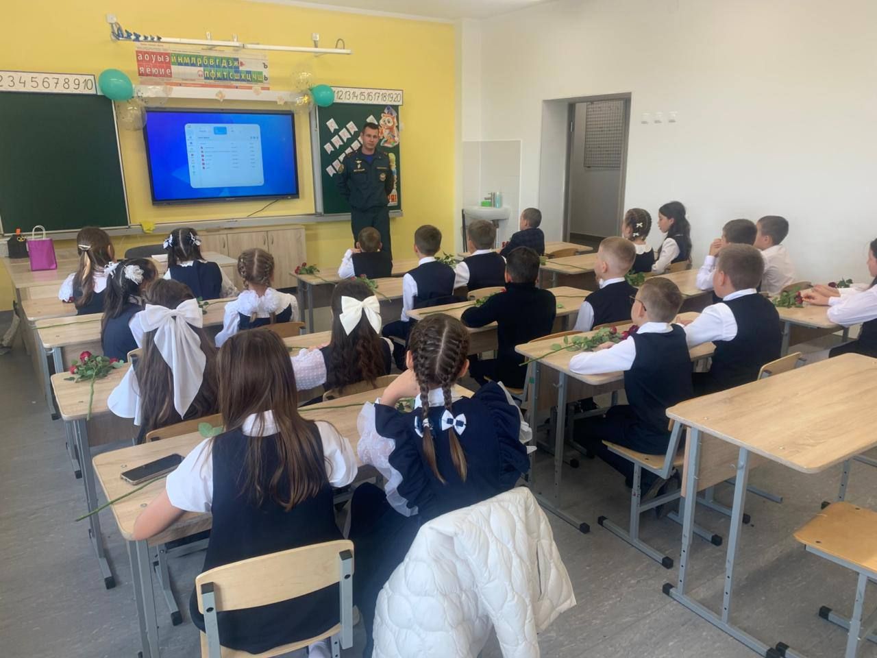 Сотрудники МЧС России провели уроки безопасности для мамадышских школьников