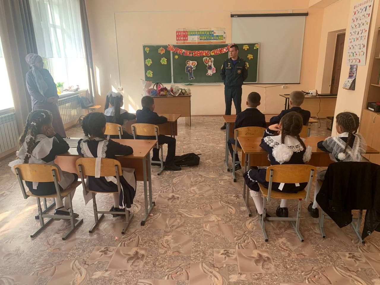 Сотрудники МЧС России провели уроки безопасности для мамадышских школьников