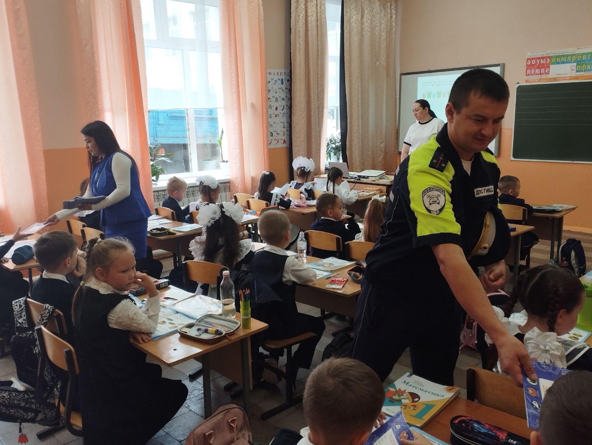 В городской школе №1 прошли профилактические беседы по ПДД