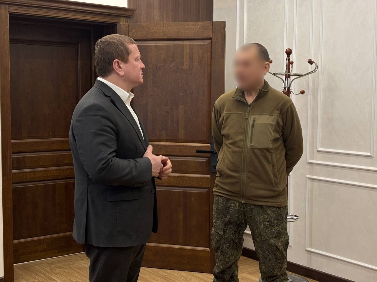 Глава района Вадим Никитин встретился с участником СВО
