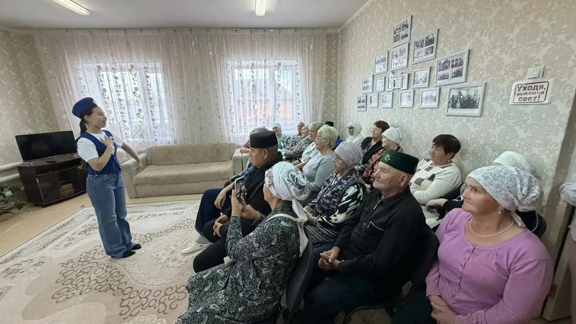 Старшему поколению напомнили о безопасности на дороге