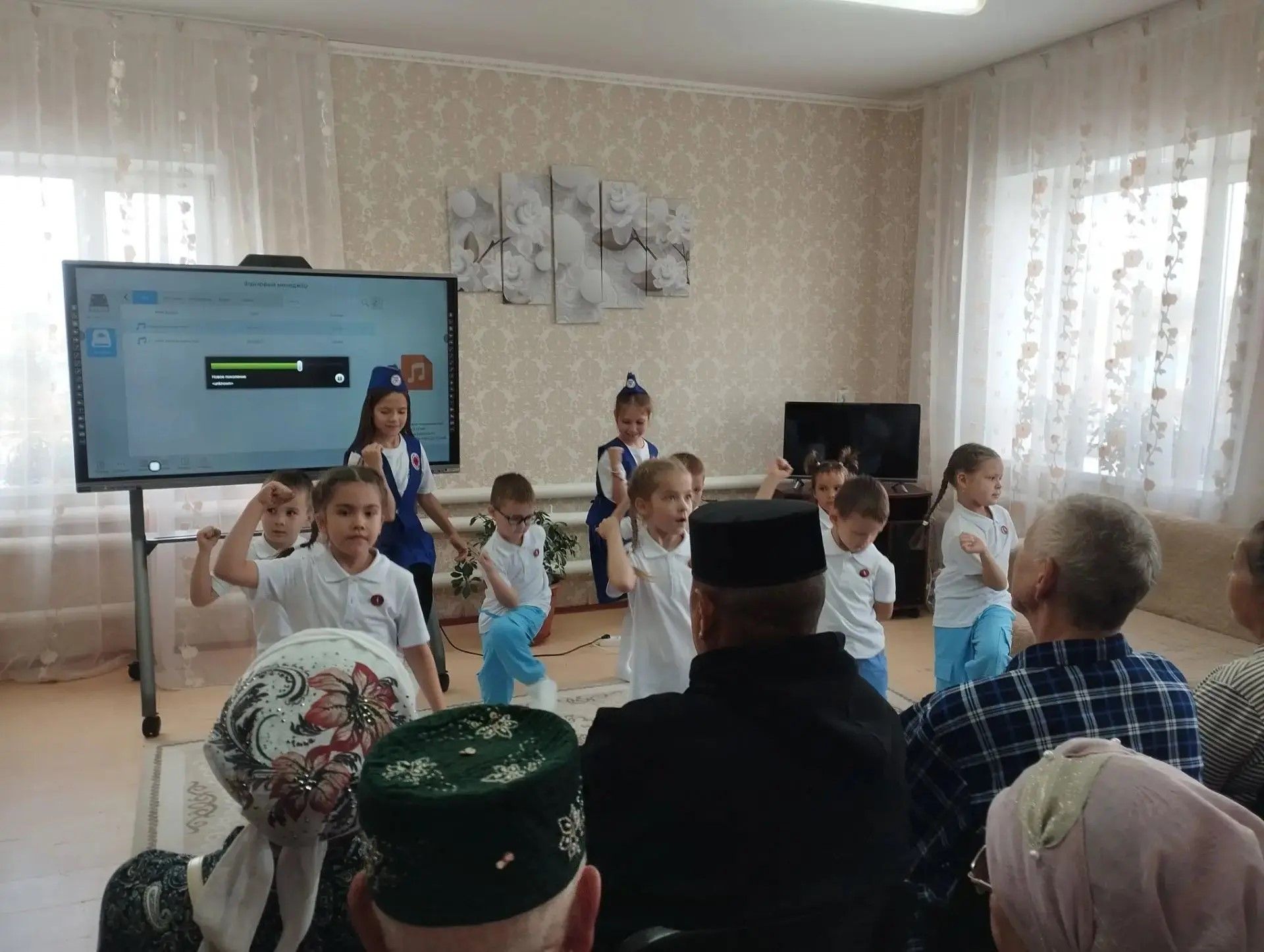 Старшему поколению напомнили о безопасности на дороге
