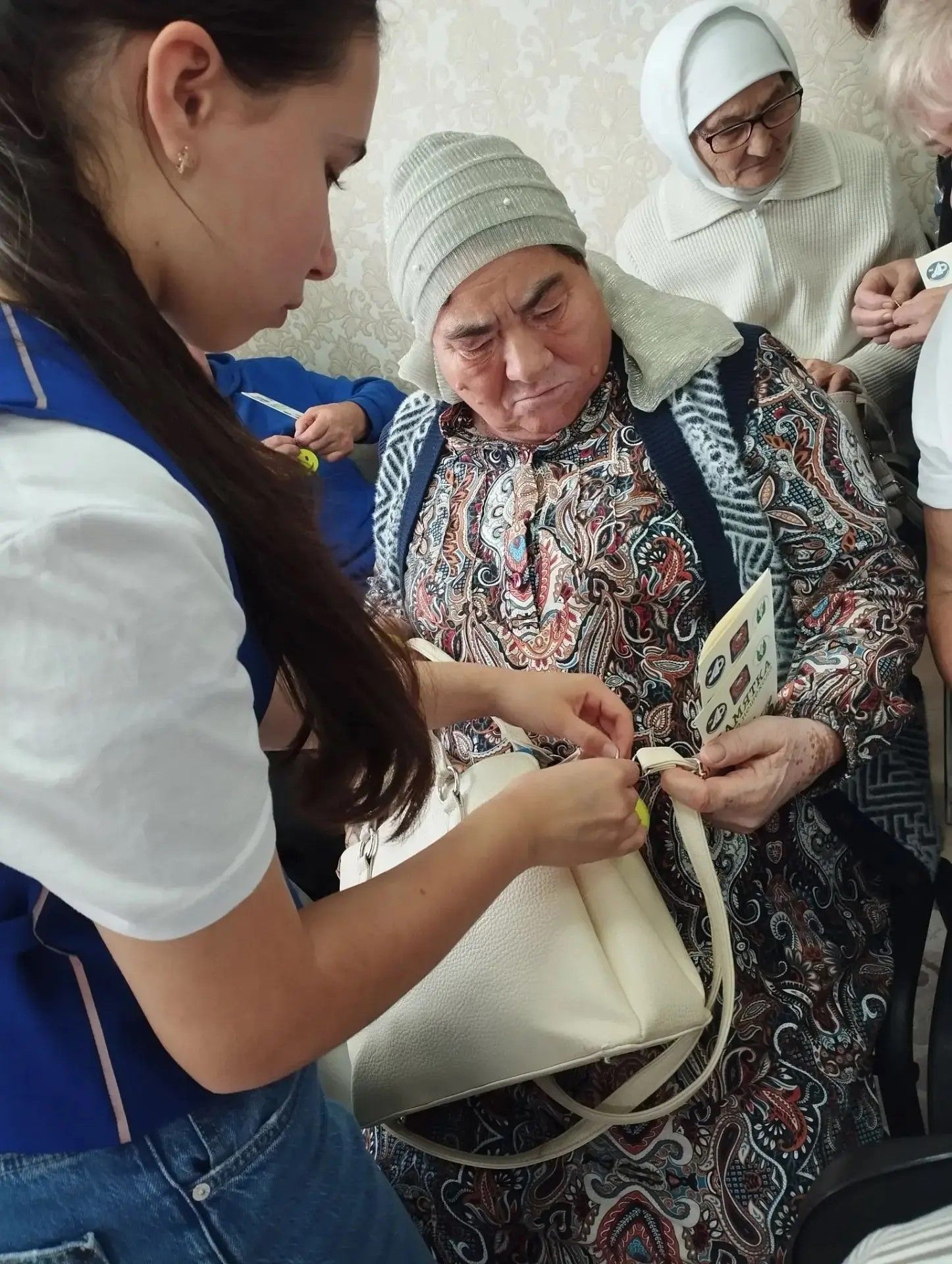 Старшему поколению напомнили о безопасности на дороге