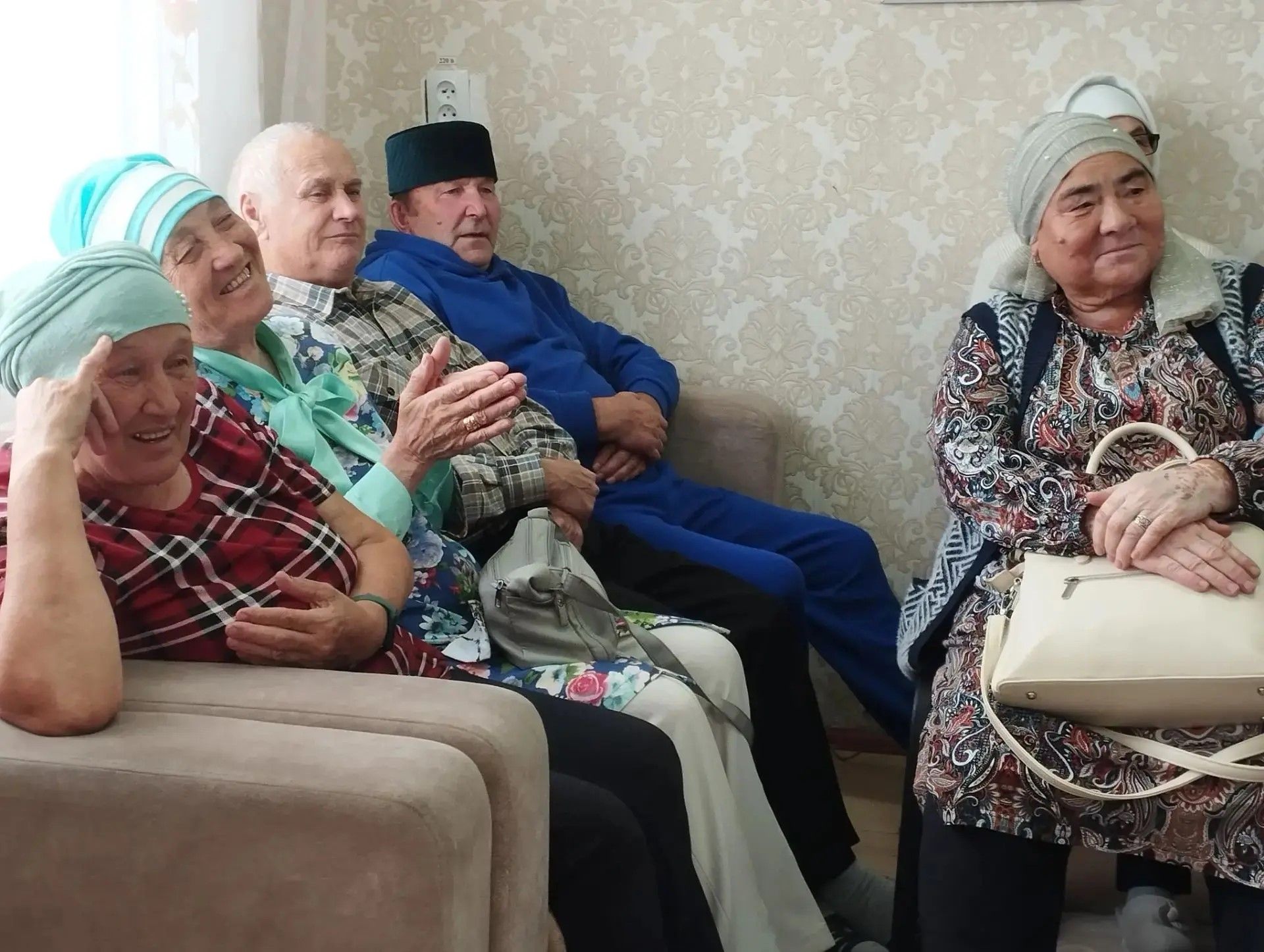 Старшему поколению напомнили о безопасности на дороге