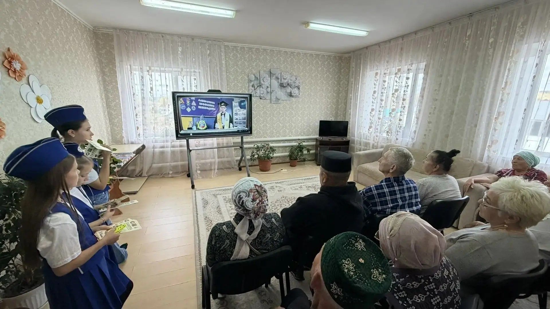 Старшему поколению напомнили о безопасности на дороге