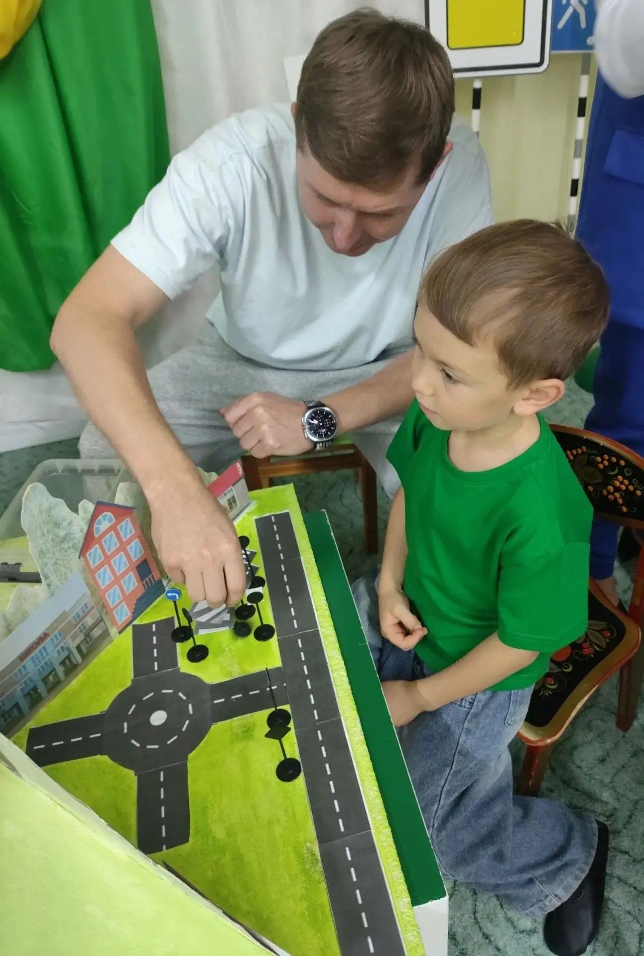 В детском саду «Милэшкэй» прошли «дорожные уроки» с папами