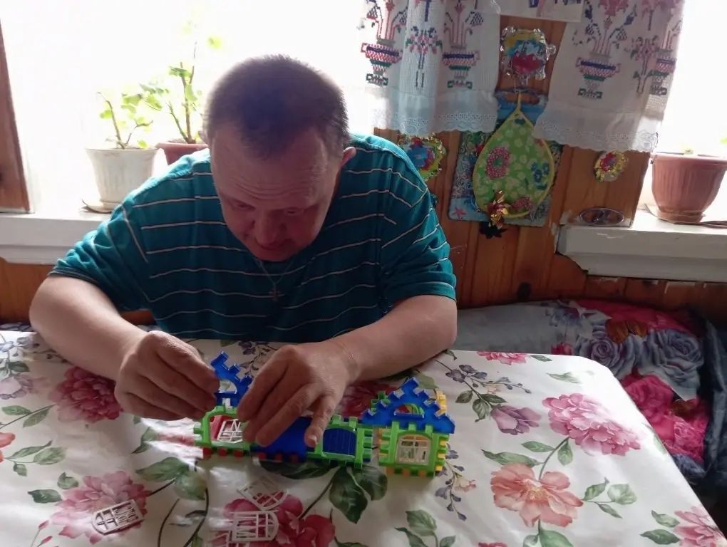 Специалисты «Заботы» помогают вернуть пожилым самостоятельность в быту