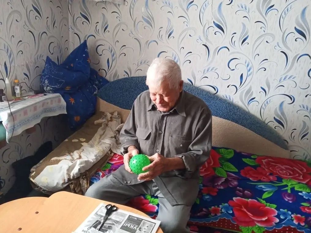 Специалисты «Заботы» помогают вернуть пожилым самостоятельность в быту