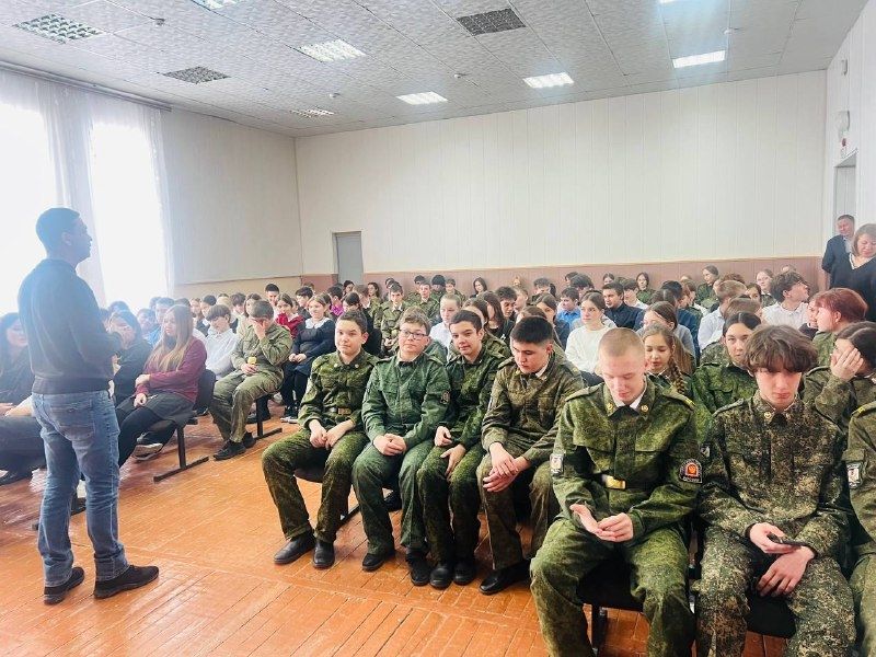 Волонтёры «Доброго Мамадыша» провели уроки добра для школьников