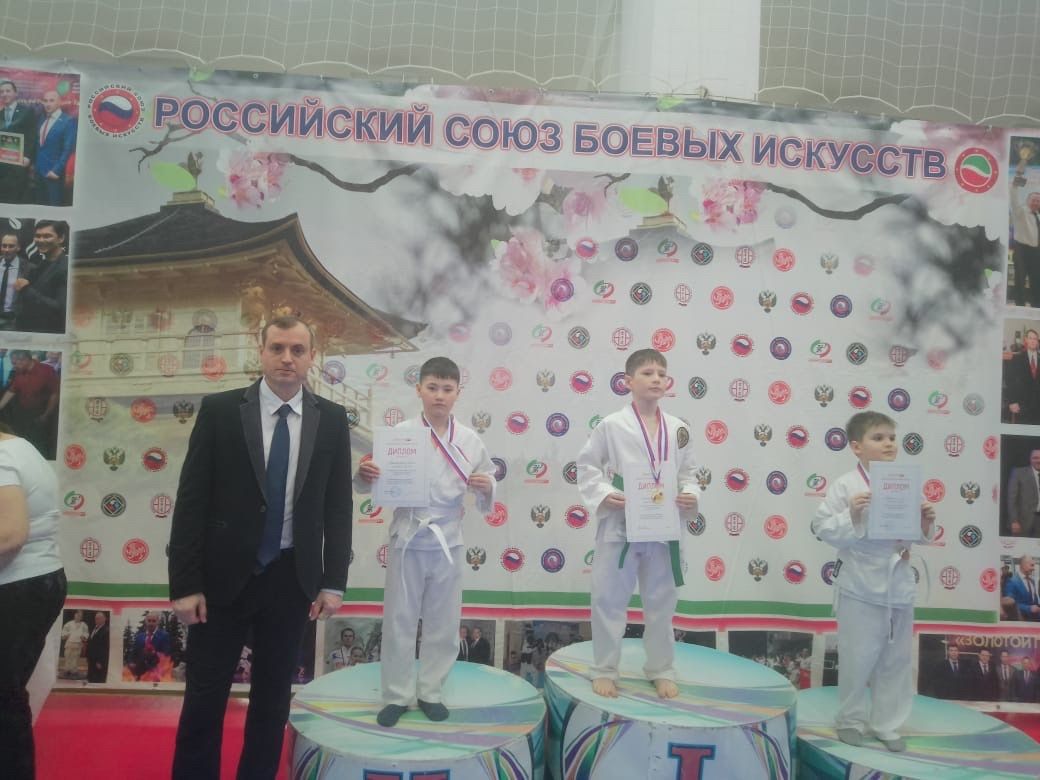 Более 20 наград завоевали мамадышцы на Чемпионате Татарстана по Кобудо