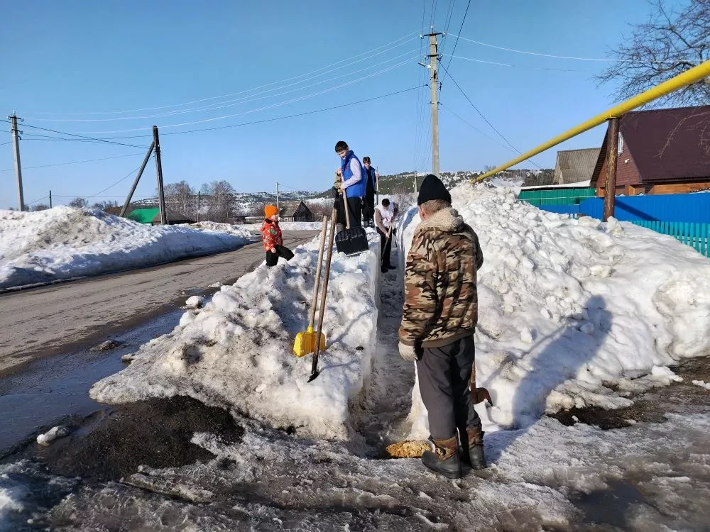 Юные волонтёры из Таканыша помогли семье погибшего героя