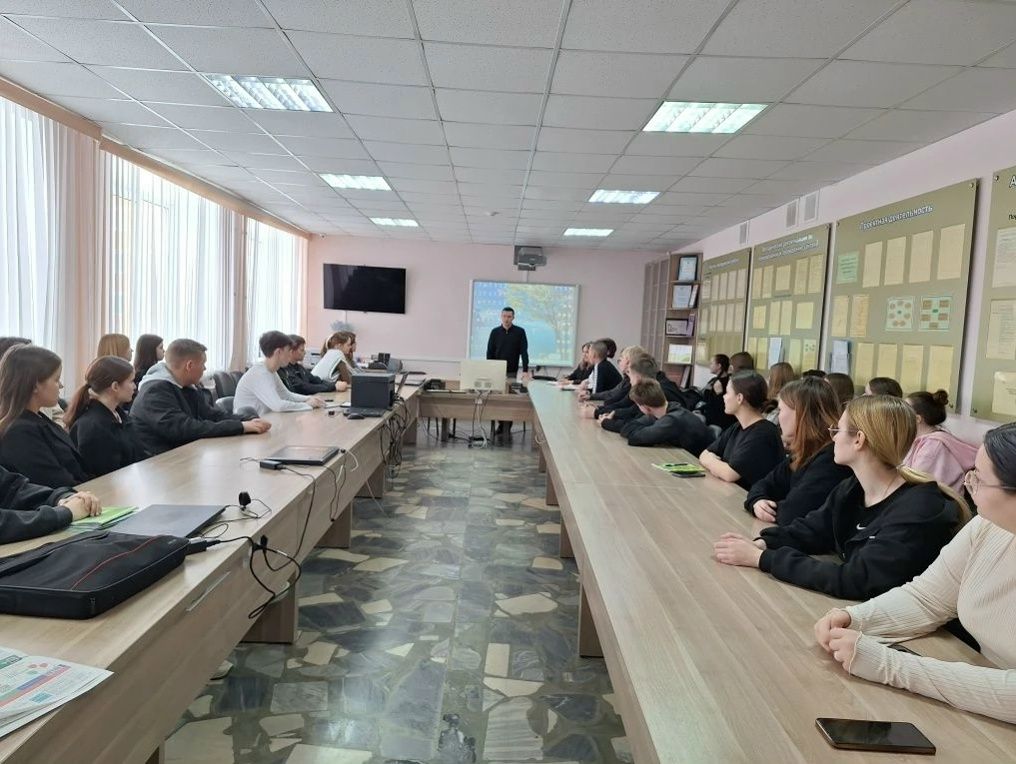 Студентам политехнического колледжа рассказали о грантах Росмолодёжи