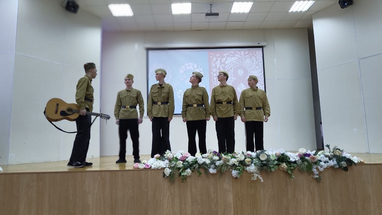 В политехническом колледже Мамадыша поздравили защитников и женщин