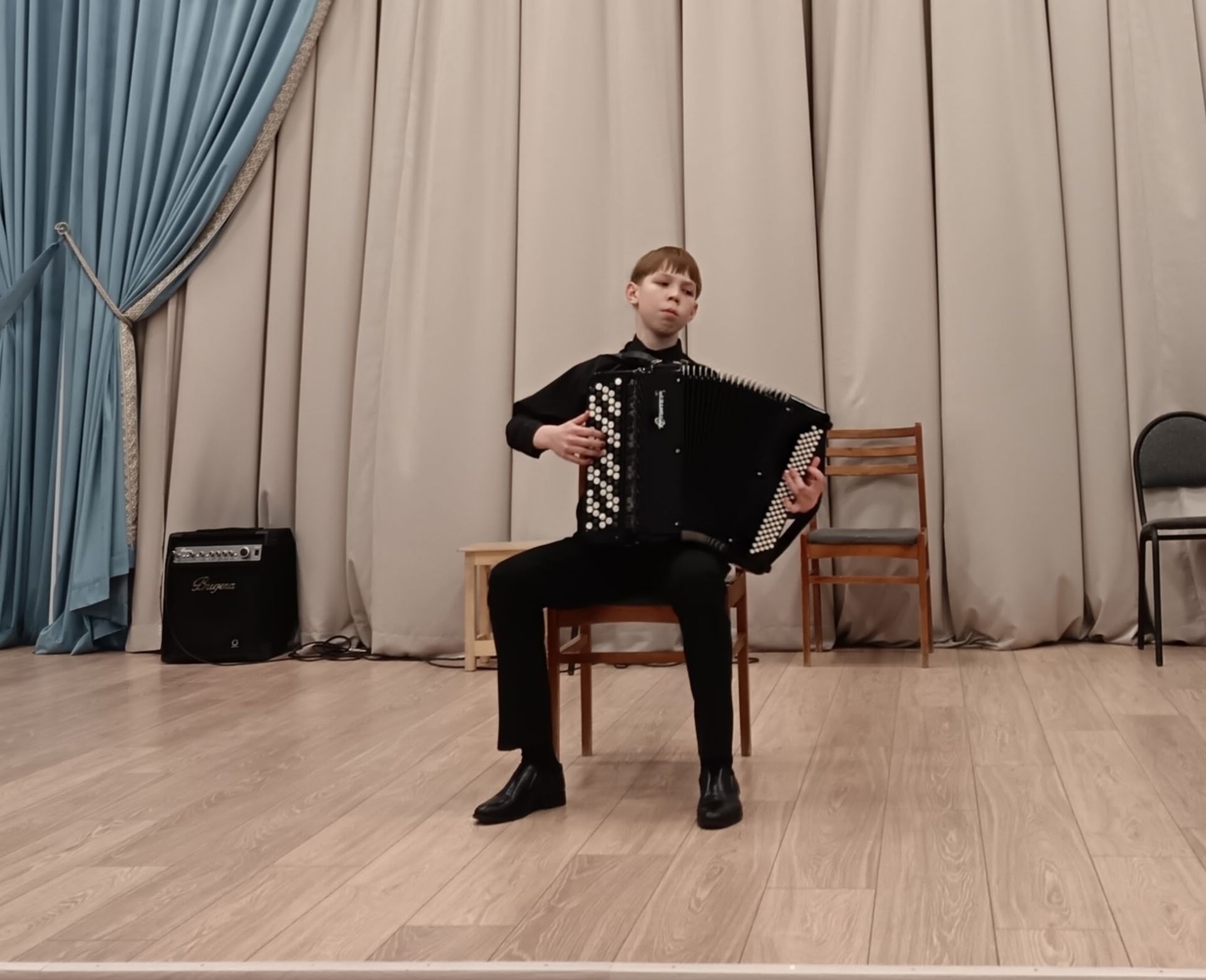 В школе искусств прошел праздничный концерт «Спешим поздравить вас!»