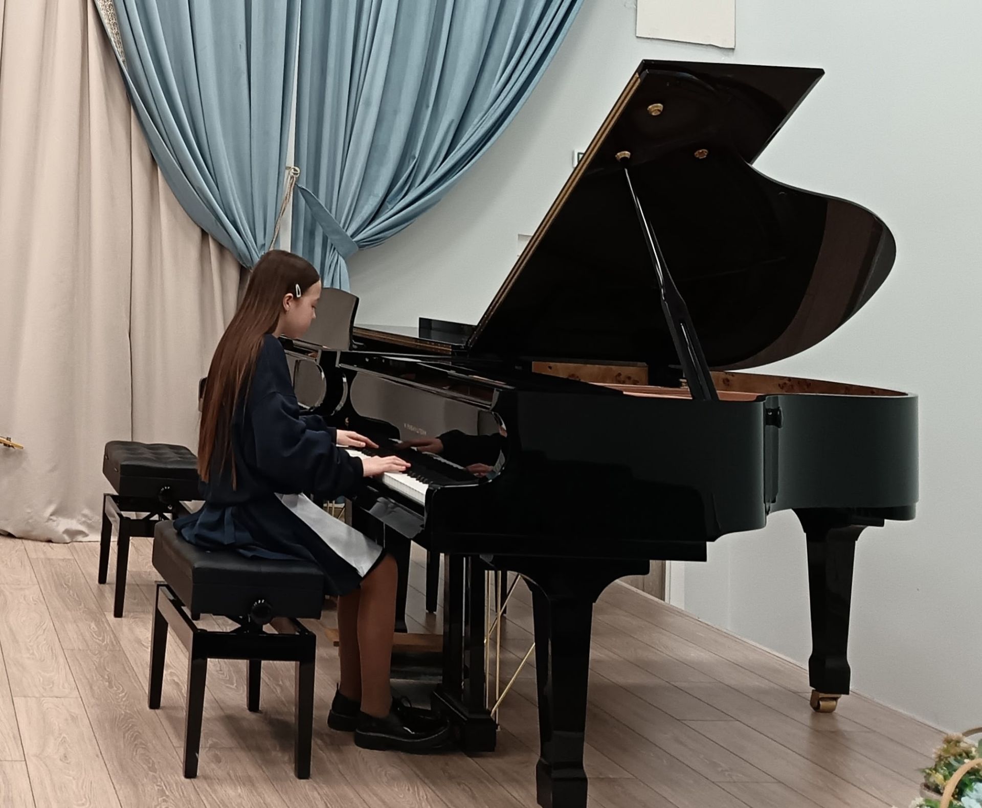 В школе искусств прошел праздничный концерт «Спешим поздравить вас!»