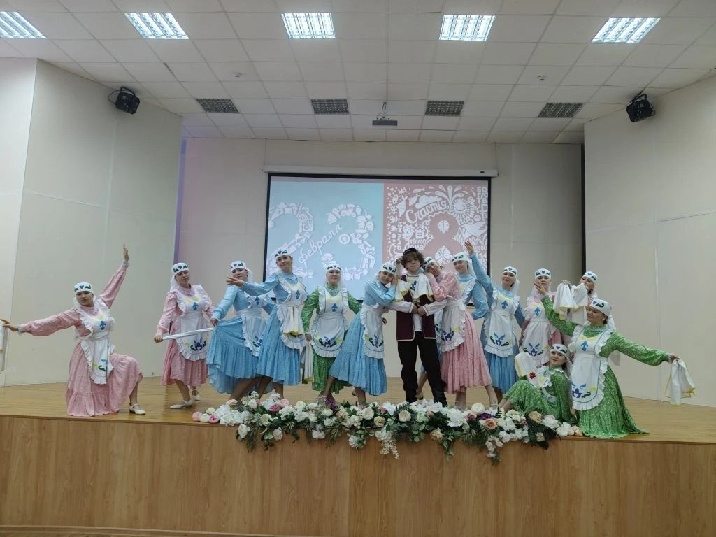 В политехническом колледже Мамадыша поздравили защитников и женщин