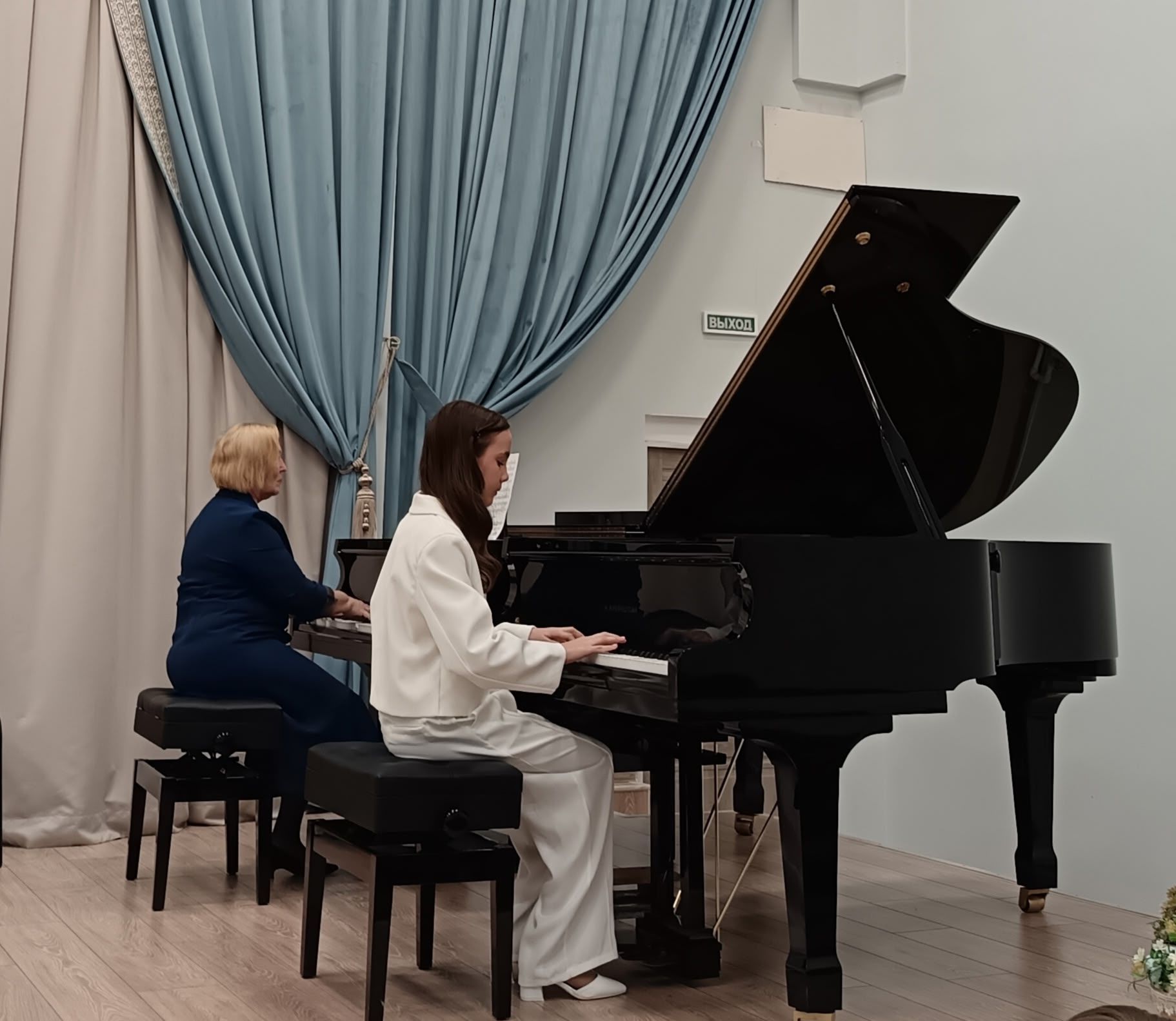 В школе искусств прошел праздничный концерт «Спешим поздравить вас!»