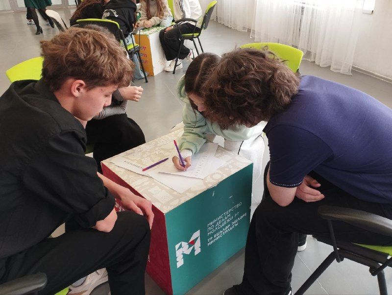 В Мамадыше школьники сразились в деловой игре на знание ПДД