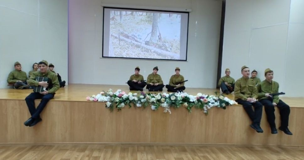 В политехническом колледже Мамадыша поздравили защитников и женщин