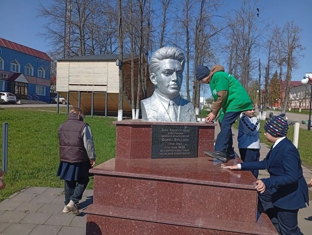В Мамадыше привели в порядок памятники города