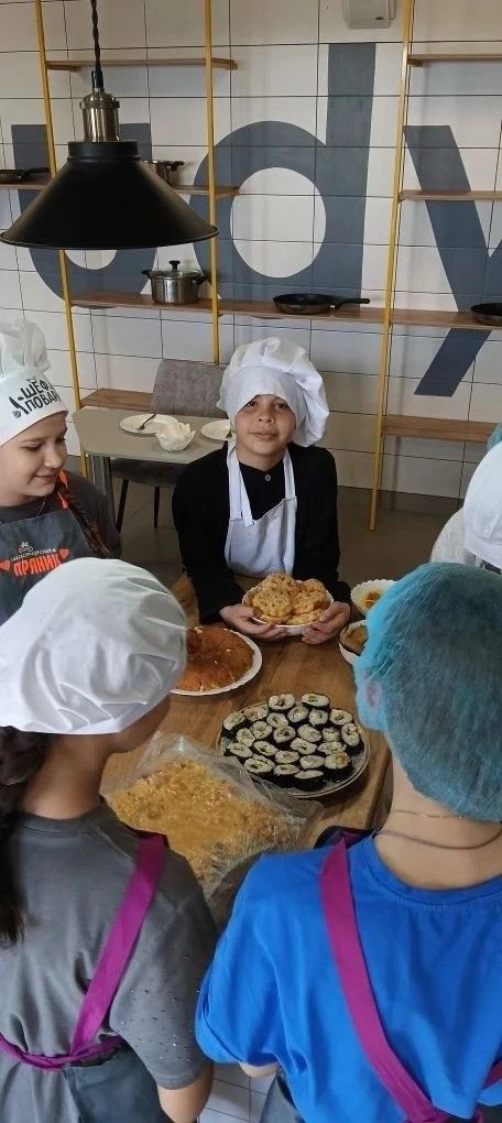 Юные повара сдали экзамен: в подростковом клубе зачёт кулинарной мастерской