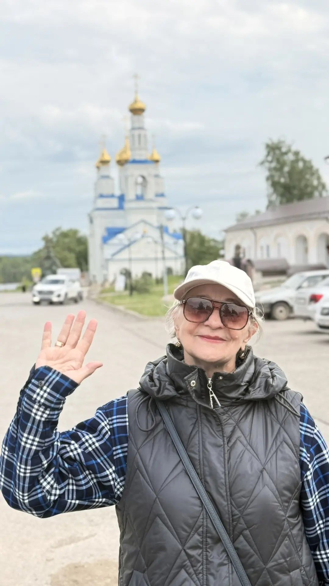 «Папа, мама, я здесь…»: жительница Перми приехала в Мамадыш, где родилась