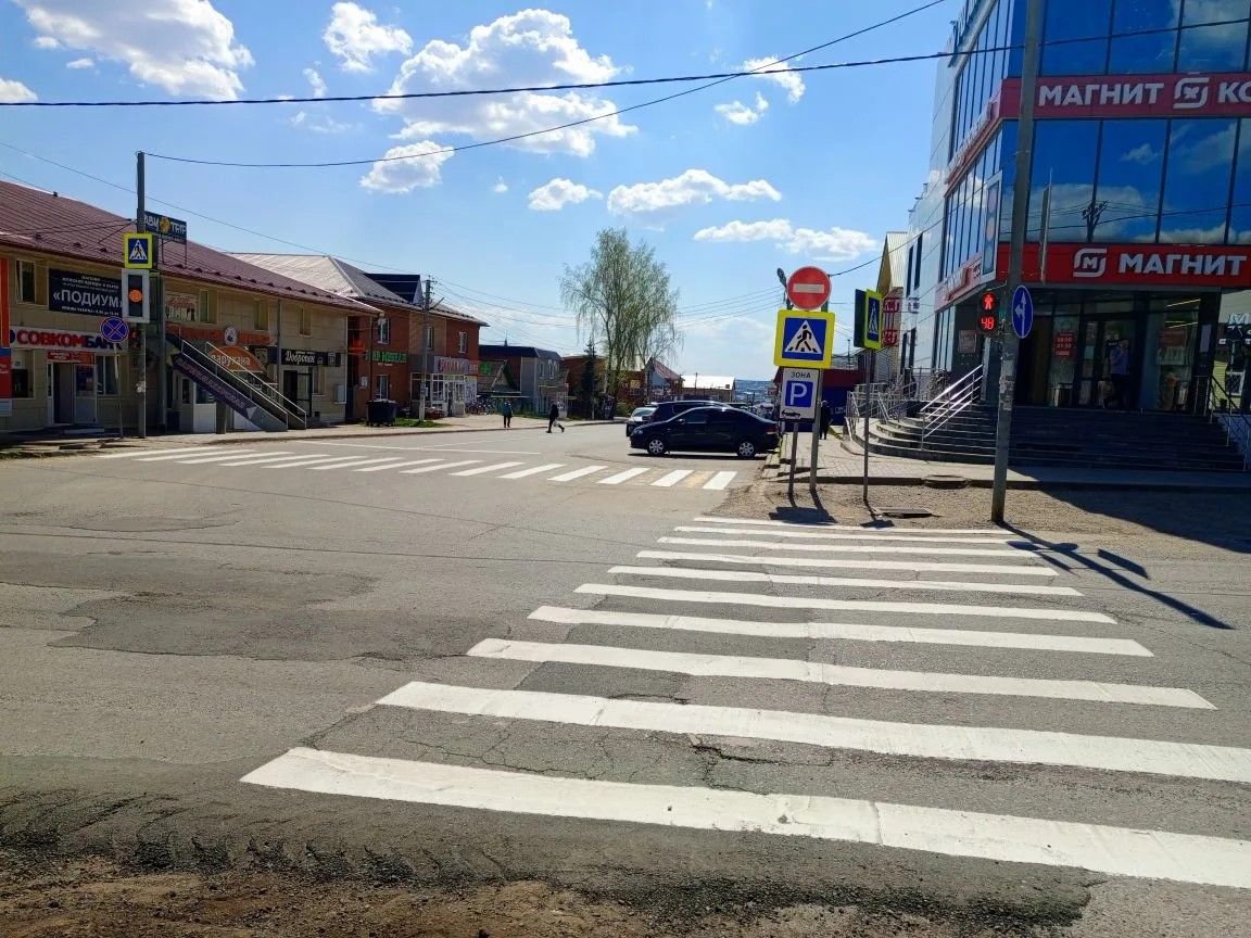 В Мамадыше ночью обновили дорожную разметку и «зебры»