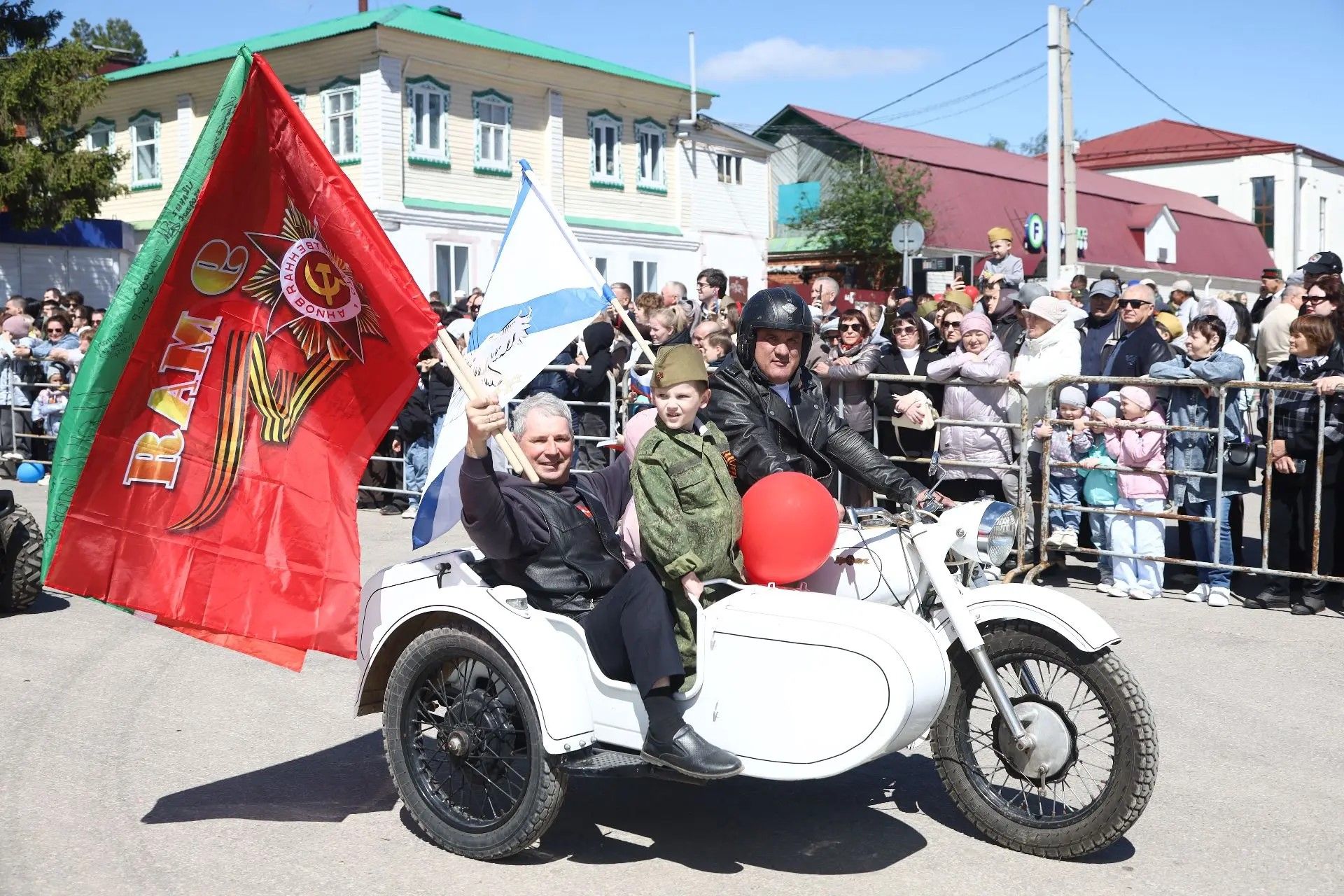 В Мамадыше прошёл парад Подбеды