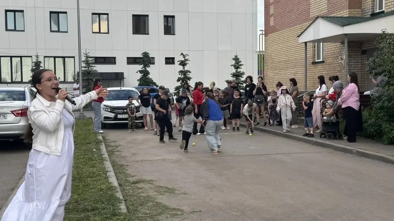 Праздник двора в Мамадыше объединил соседей под звуки лета