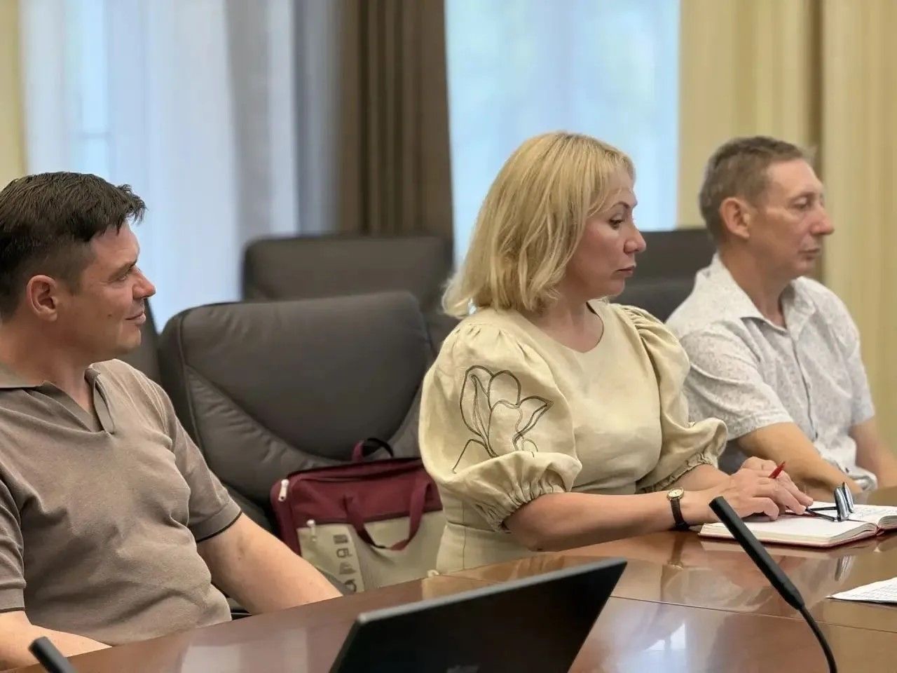 Глава района Вадим Никитин провёл совещание по транспорту и питанию школьников