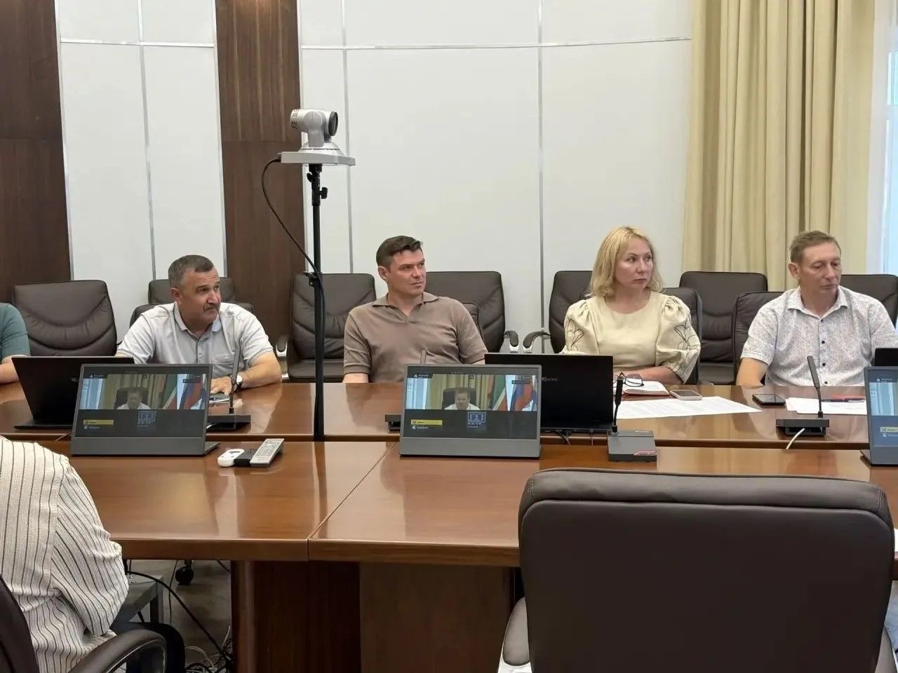 Глава района Вадим Никитин провёл совещание по транспорту и питанию школьников