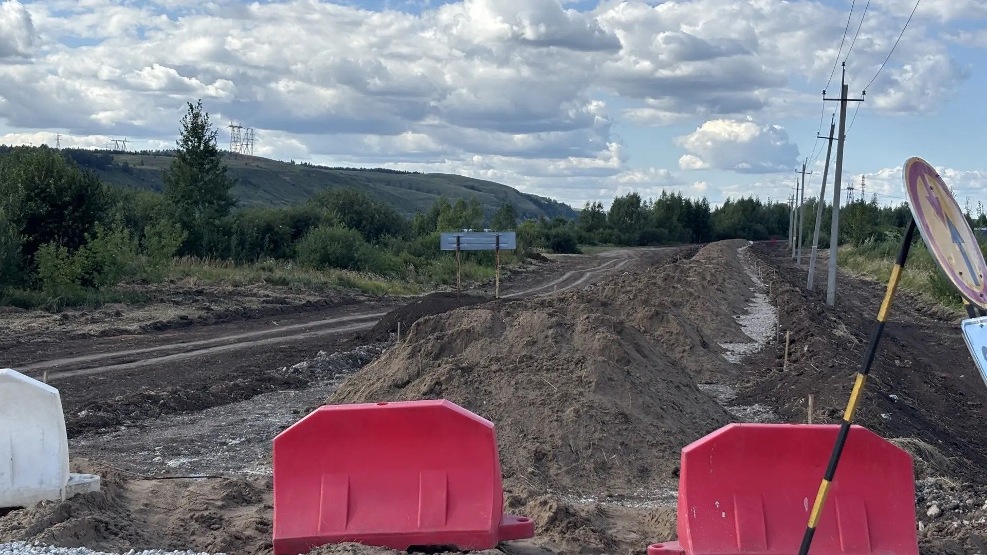 В поселке Закамский Мамадышского района начался долгожданный ремонт дороги