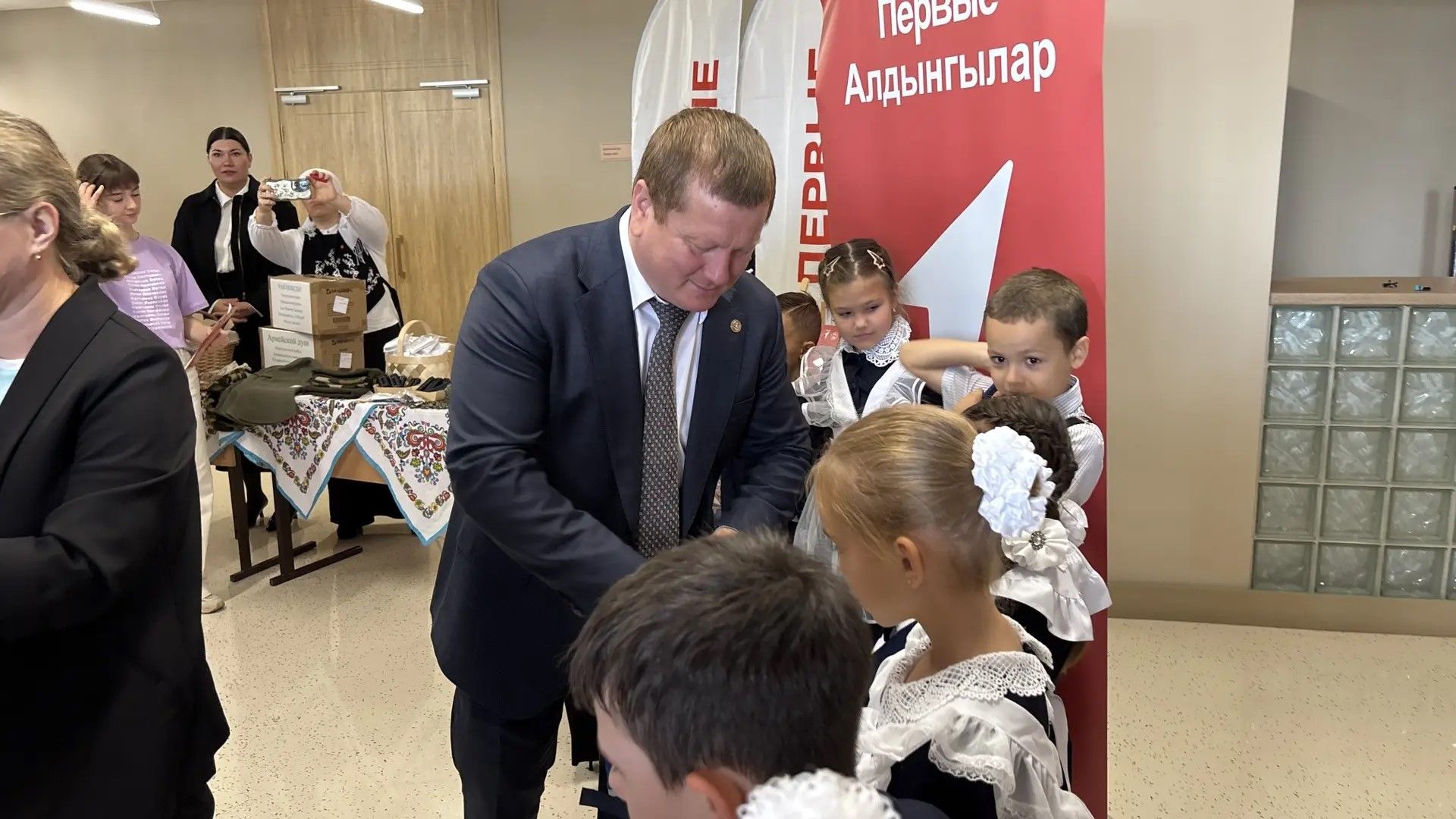 В Мамадыше продолжается благотворительная акция «Помоги собраться в школу»