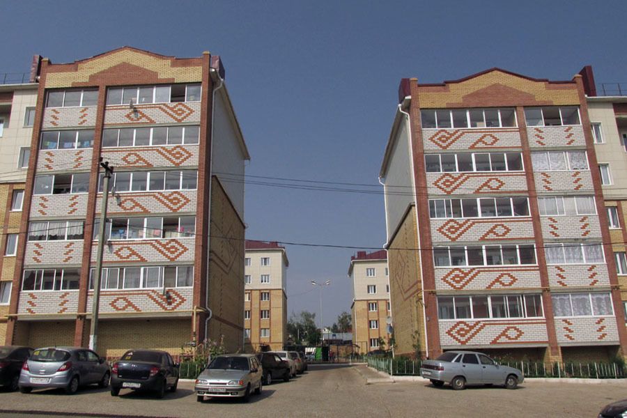 В Мамадыше мужчина упал с пятого этажа