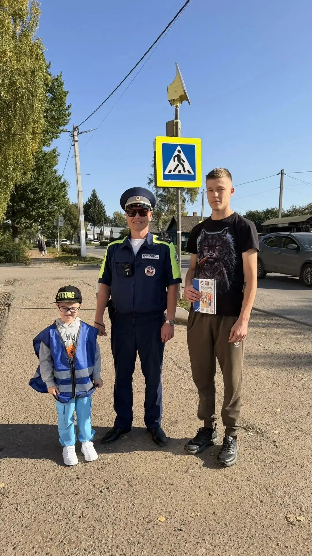 ЮИДовцы и инспекторы ДПС научили дошкольников «Нухрата» безопасному поведению