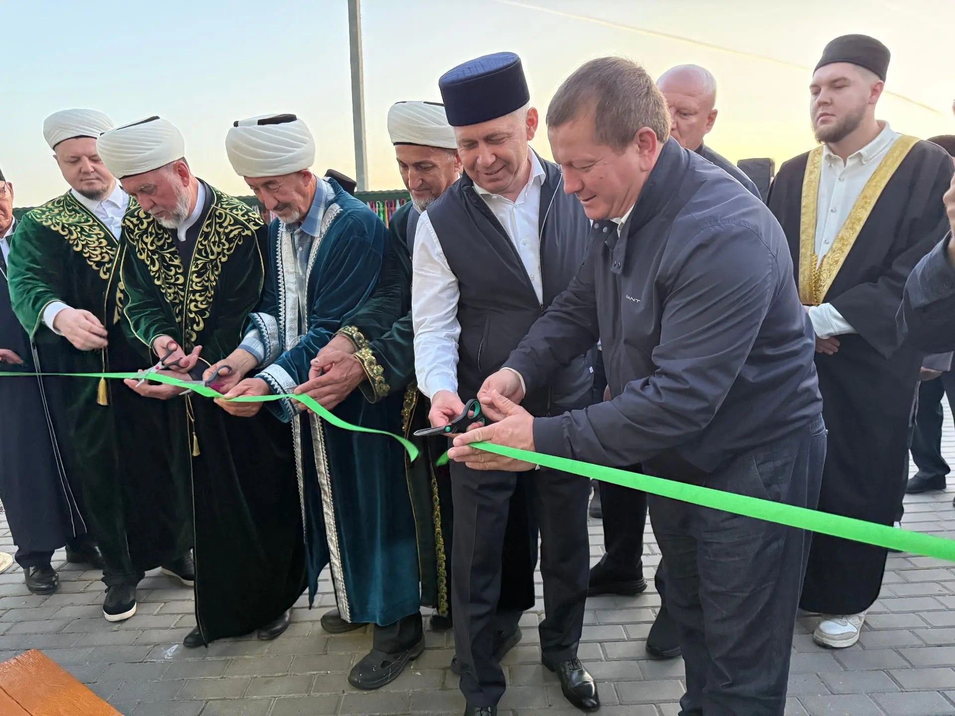 В Мамадышском районе открылись обновленная мечеть и новое здание медресе