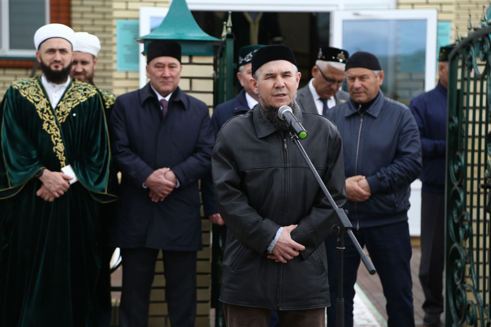 Жителям Нижних Яков подарили новую мечеть
