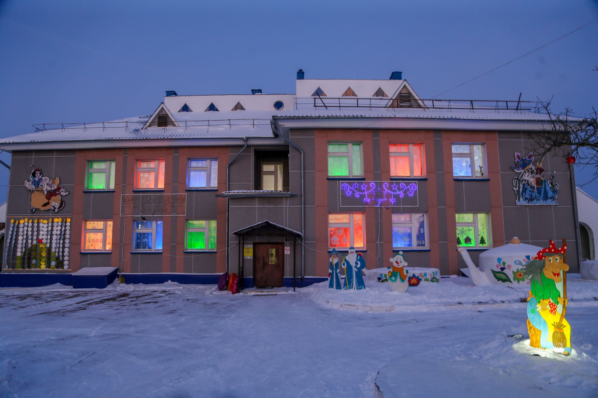 Новогоднее оформление 2025