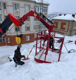 Промышленные альпинисты очистили от снега 79 крыш МКД в Мамадыше